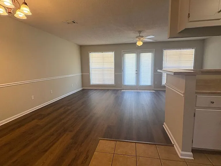 125 Winthrope Ln — Photo 5