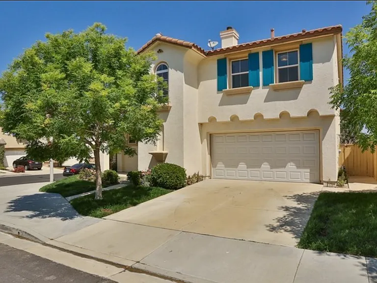 17637 Gladesworth Ln — Photo 2