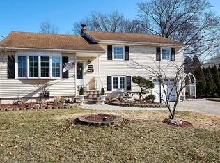 88 Garden Oval, Springfield, NJ 07081