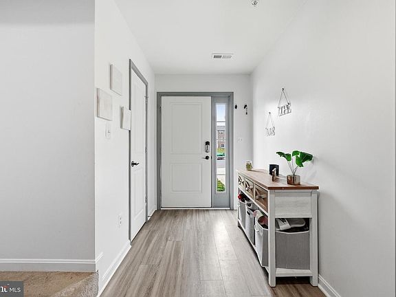 4th image of 520 Abigail Ave