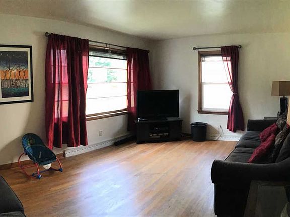 3rd image of 2212 Sharon Ave