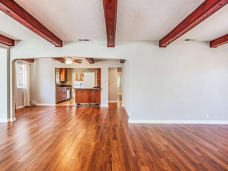 339 Molino Ave — Photo 2