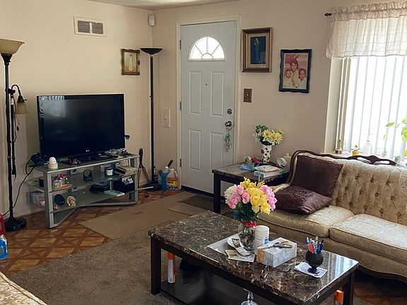 4th image of 9612 S Luella Ave