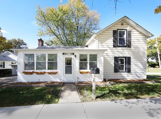 203 S Hamilton St, Lockport, IL 60441