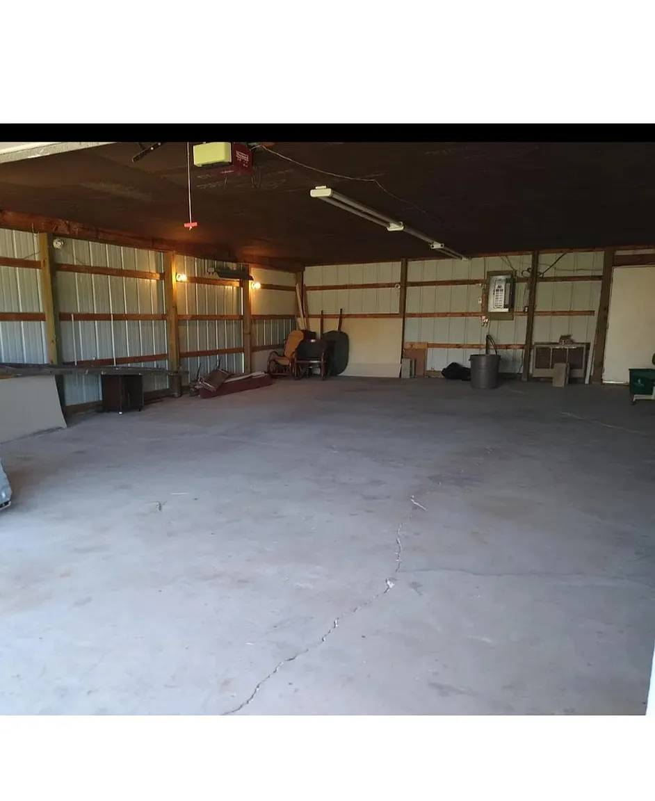 Pole Barn. No bedrooms no bathrooms. 20 ft by 60 ft roughed out good for storage or for workshop — Photo 2