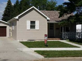 1208 6th St SW, Minot, ND 58701