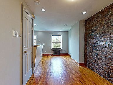 2nd image of 315 Sackett St