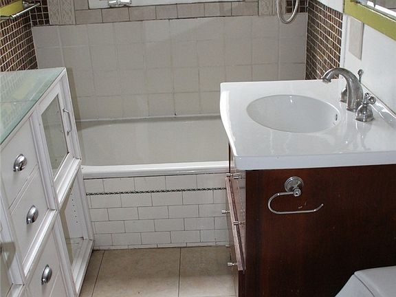 5th image of 1804 Belmont Ave