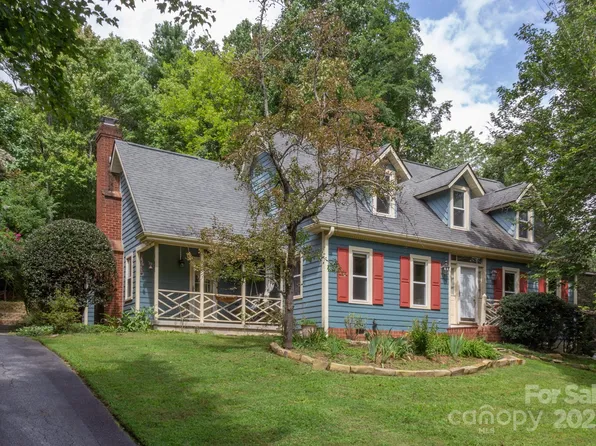 165 Indian Woods Trl, Laurel Park, NC 28739