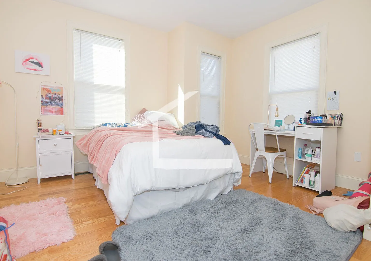 Nice 4 bed near BU — Photo 3