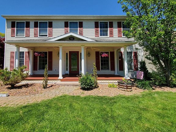 3rd image of 12 Mountain Brook Dr