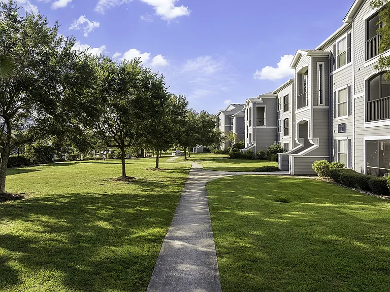 Courtney Station Apartments — Photo 14