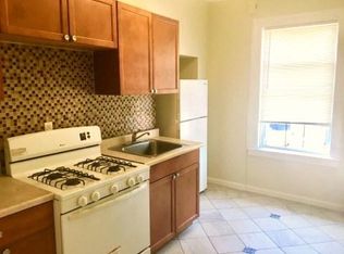 8931 213th St, Queens Village, NY 11427