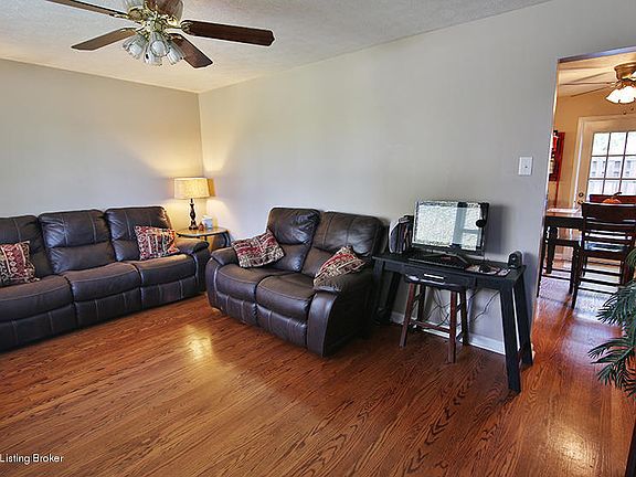 3rd image of 151 Fairway Dr