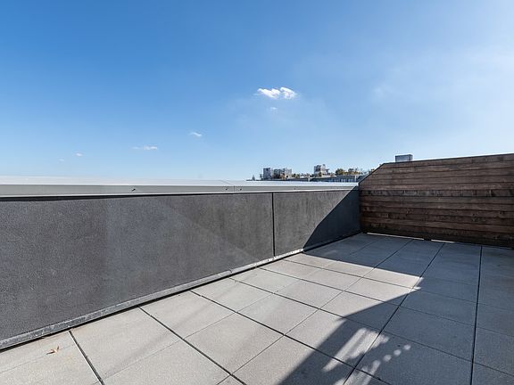 5th image of 10 Montieth St #881
