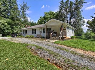 1935 Old Kanuga Rd, Hendersonville, NC 28739