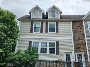 15216 Alpine Dr, Urbandale, IA 50323