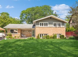 735 Lamon Ave, Wilmette, IL