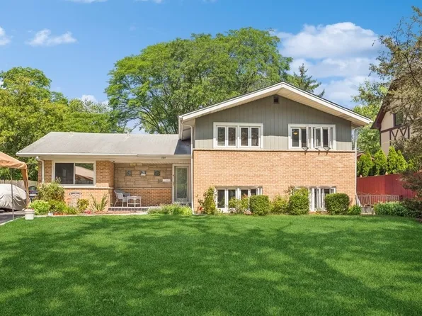 735 Lamon Ave, Wilmette, IL 60091