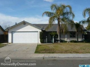 341 Grace Ln, Dinuba, CA 93618