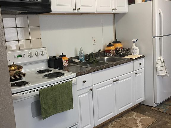 5th image of 4079 N Henry Blvd #B