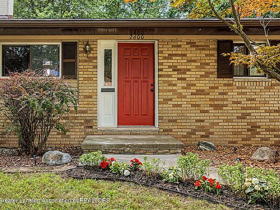 4th image of 2600 Darien Dr