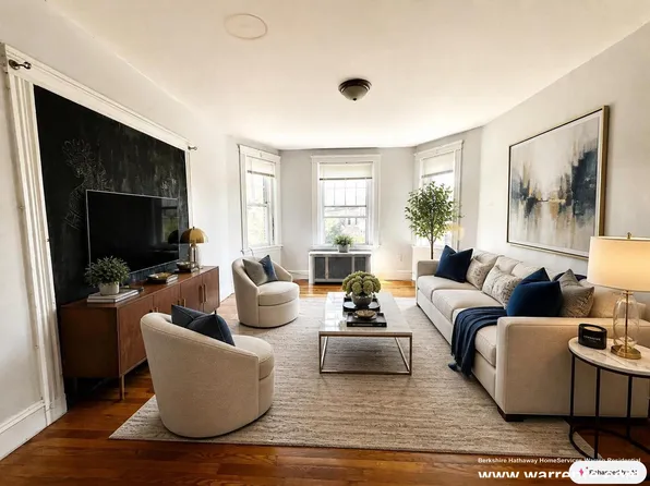 76 Babcock St #3, Brookline, MA 02446