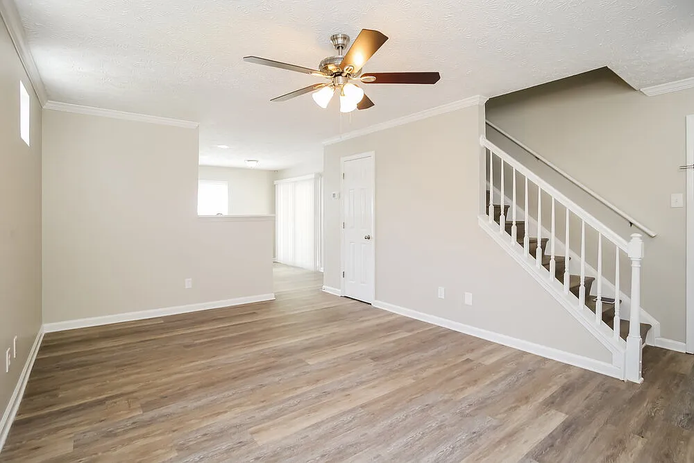 3 bed, 2.5 bath, 1260 sqft, $2,090 — Photo 4