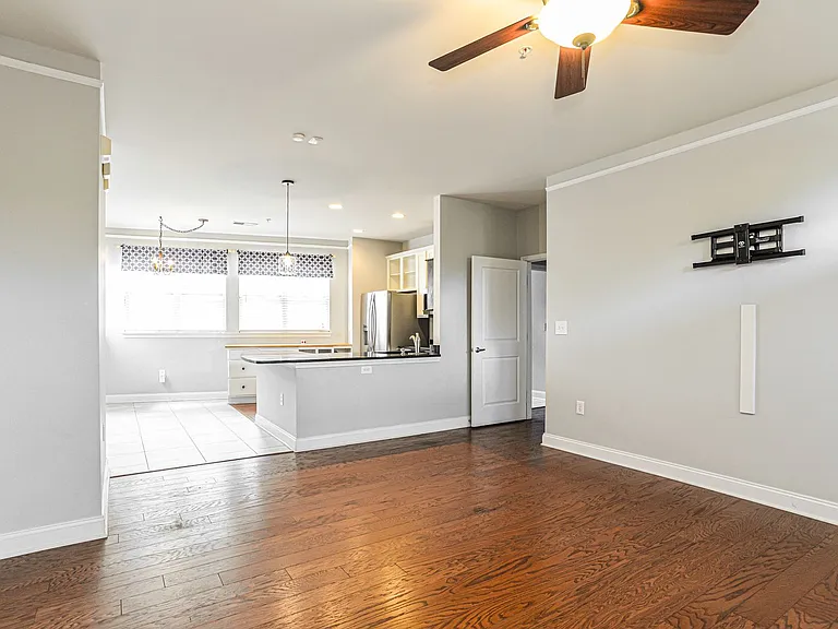 536 Oakland Ave — Photo 7
