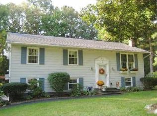 6 Teakwood Dr, Clifton Park, NY 12065