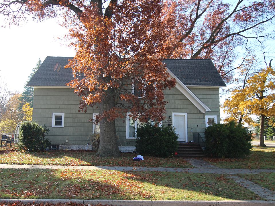 1st image of 111 E Grand Ave