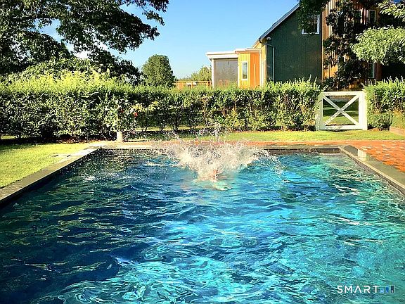 2nd image of 187 Old Mount Tom Rd