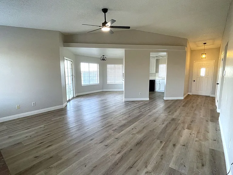 8101 Jacaranda Ave — Photo 1