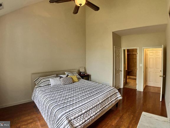 4th image of 105 Sandridge Ct