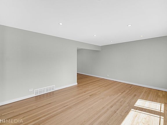 5th image of 8714 Lynwood Dr
