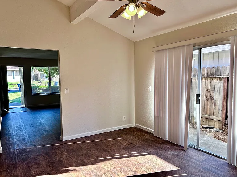 6608-6610 Summer Rain Way — Photo 7