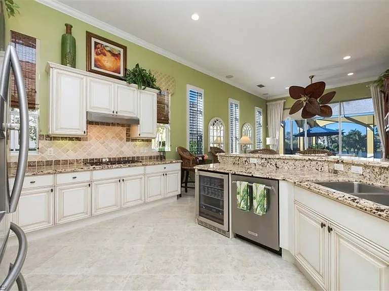 8535 Bellagio Dr — Photo 10