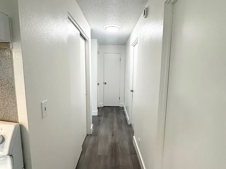 144 Smith Ave #11 — Photo 8