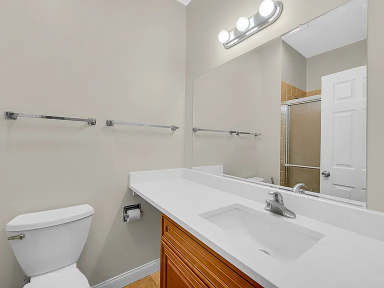 1661 Commodore Ct #3 — Photo 21
