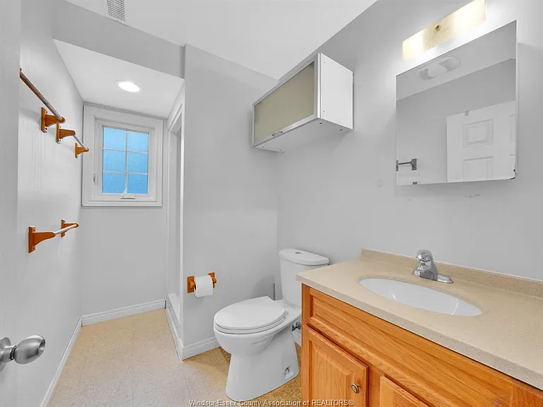 2929 Donnelly St — Photo 18