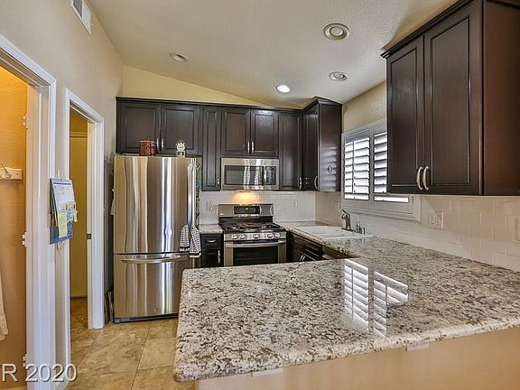 5th image of 1124 Fan Coral Ave