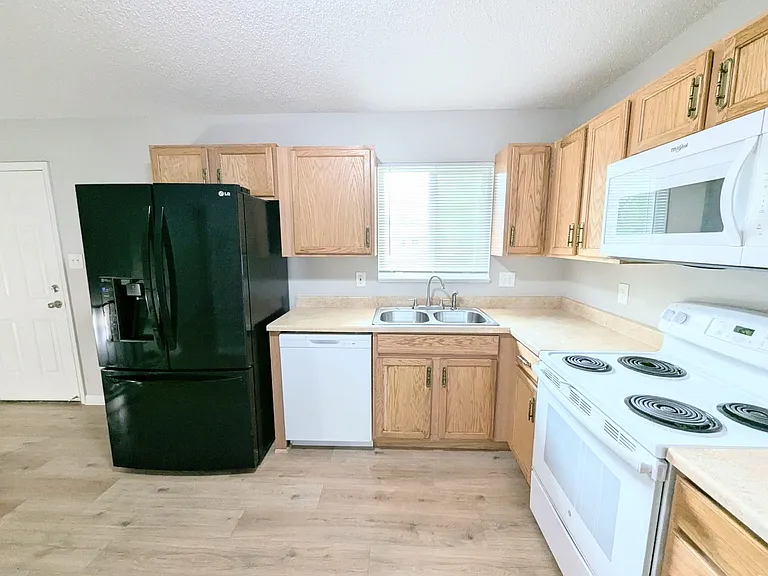 2511 Launcelot Ct — Photo 10