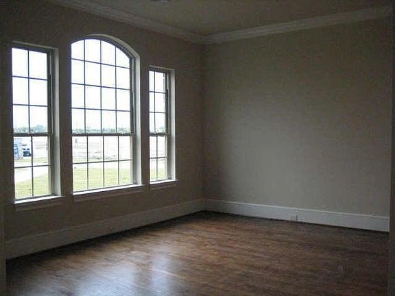 4th image of 1118 Warwick Ct