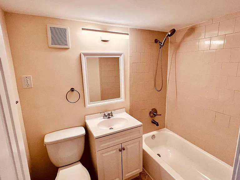 2500 N Van Dorn St #401 — Photo 13