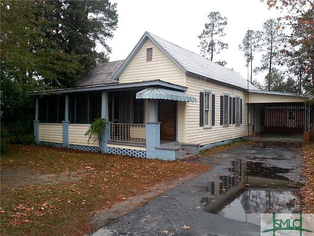 2nd image of 72 E Railroad St