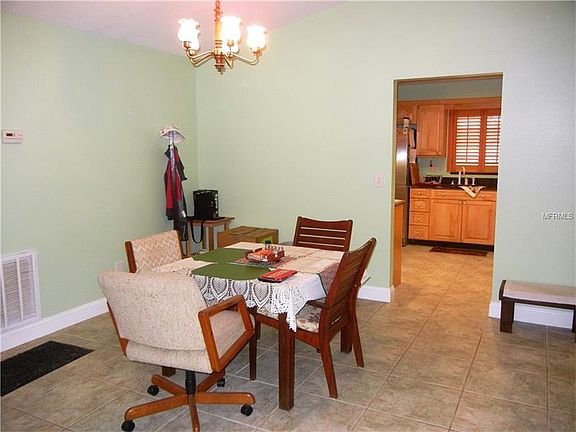 4th image of 1405 Sandalwood Dr