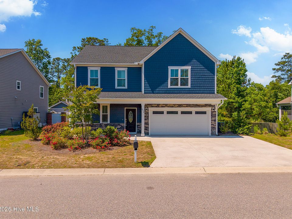 1st image of 672 Coniston Drive SE