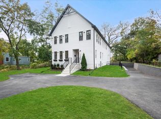 1302 Waukegan Rd, Northbrook, IL 60062