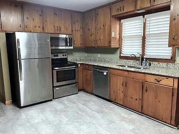 3rd image of 41 Robin Rd