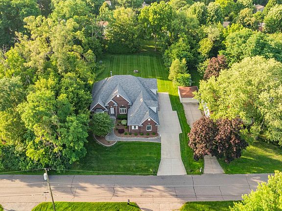 5th image of 53 Evaline Ave